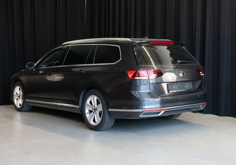Volkswagen Passat, 2022