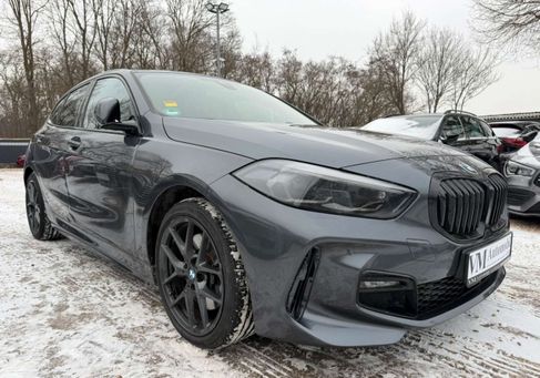 BMW 120, 2021