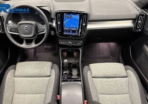 Volvo XC40, 2025 2