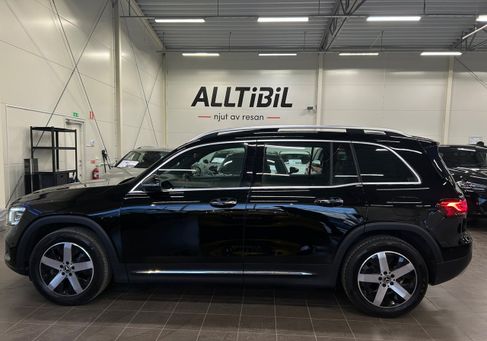 Mercedes-Benz GLB 200, 2021