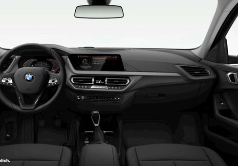 BMW 118, 2024 3