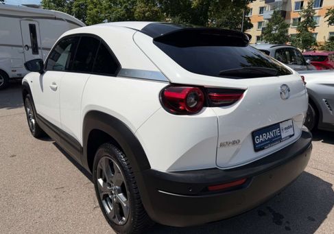 Mazda MX-30, 2023 3