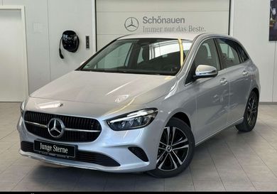 Mercedes-Benz B 180, 2023