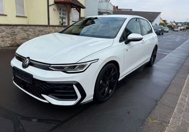 Volkswagen Golf, 2024