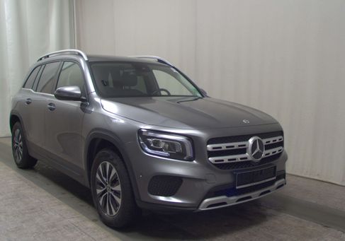 Mercedes-Benz GLB 200, 2023