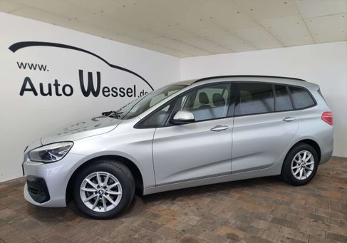 BMW 216, 2021