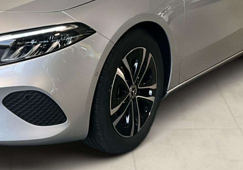 Mercedes-Benz A 200, 2023