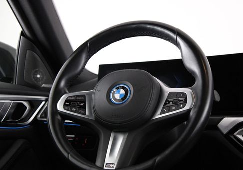 BMW i4, 2022 2