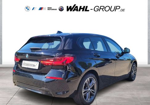 BMW 118, 2022