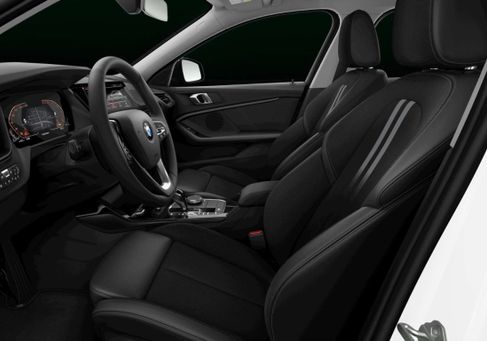BMW 118, 2023