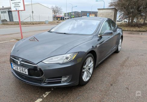 Tesla Model S, 2014