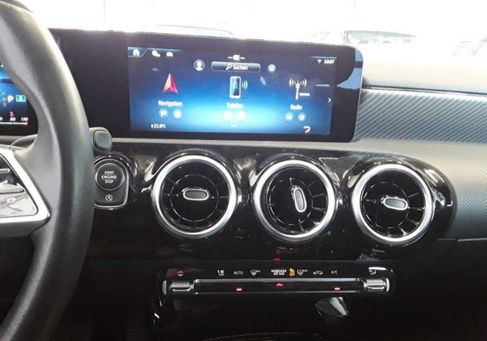 Mercedes-Benz A 220, 2024