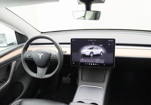 Tesla Model Y, 2023 2