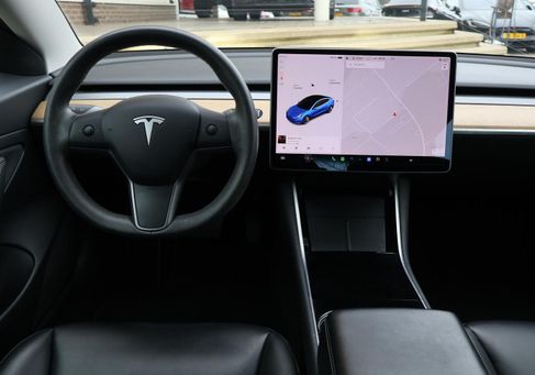 Tesla Model 3, 2020
