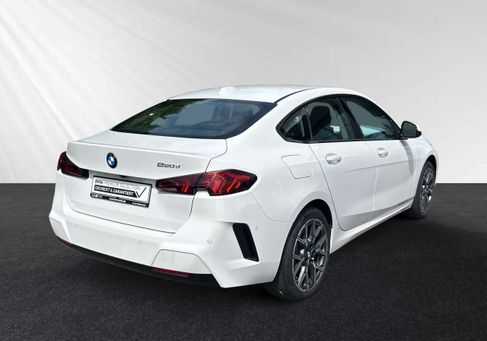 BMW 220, 2025 3