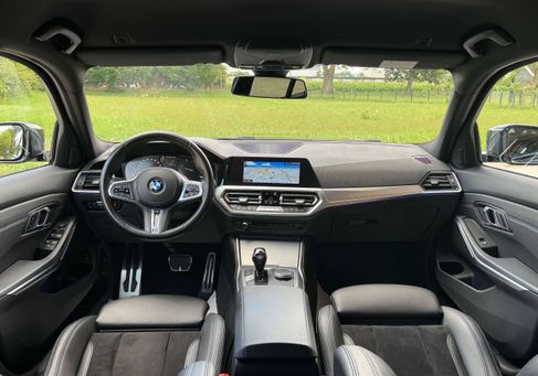 BMW 318, 2020