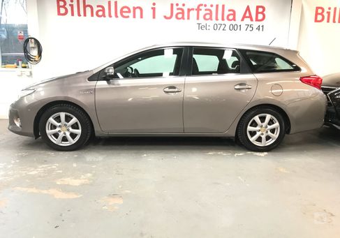 Toyota Auris Touring Sports, 2014