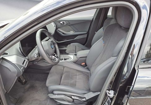 BMW 120, 2025