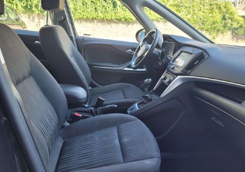 Opel Zafira, 2018 2