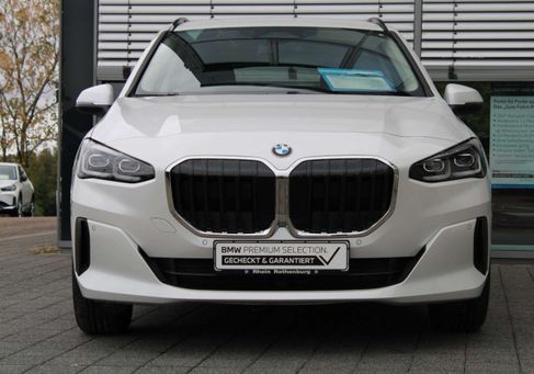 BMW 220, 2025 2