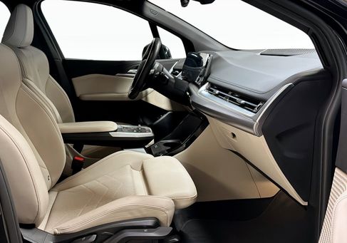 BMW 230, 2024