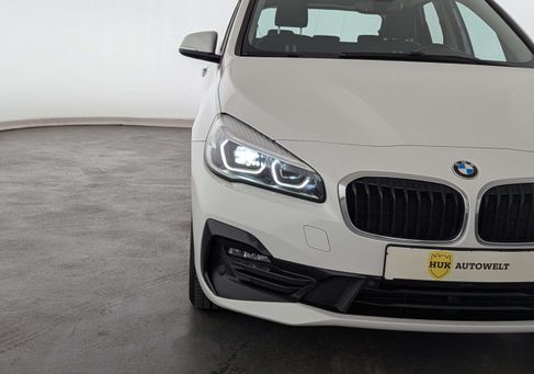 BMW 218, 2018 3