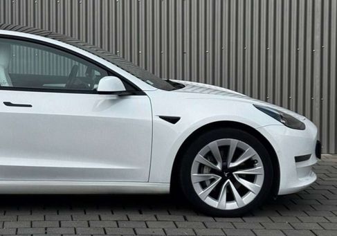 Tesla Model 3, 2021