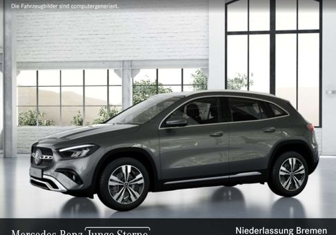 Mercedes-Benz GLA 200, 2024 3