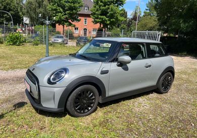 MINI ONE, 2022