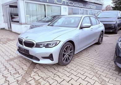 BMW 330, 2020