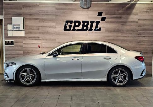 Mercedes-Benz A 200, 2021