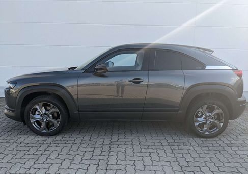 Mazda MX-30, 2023 3