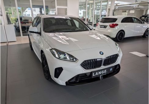 BMW 120, 2024