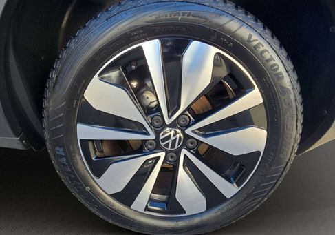 Volkswagen T-Roc, 2024