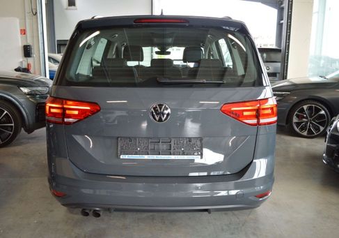 Volkswagen Touran, 2022 3