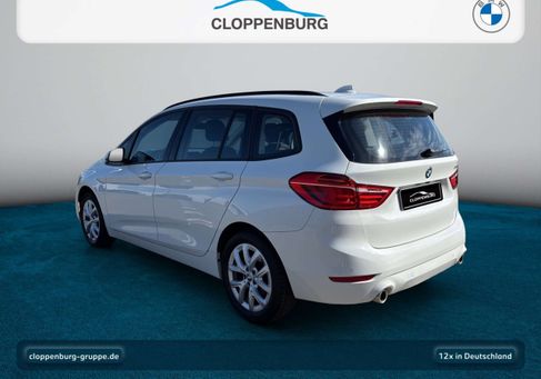 BMW 220, 2021 3