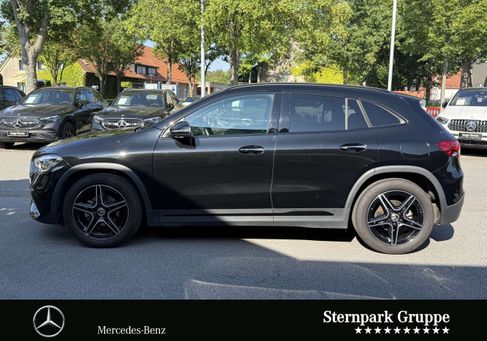 Mercedes-Benz GLA 180, 2021