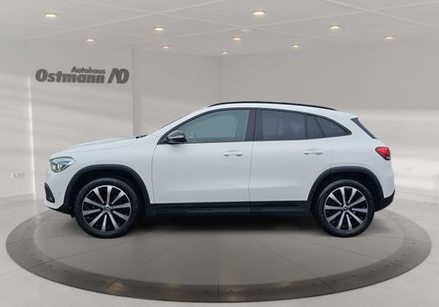 Mercedes-Benz GLA 180, 2020