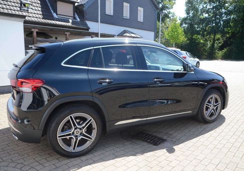 Mercedes-Benz GLA 200, 2021 3