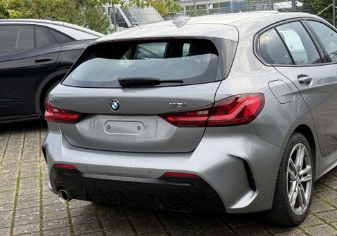 BMW 118, 2024 3