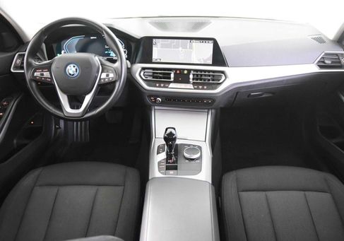 BMW 320, 2022