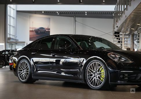 Porsche Panamera, 2021