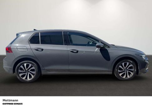 Volkswagen Golf, 2023