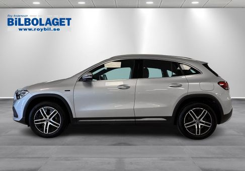 Mercedes-Benz GLA 250, 2021