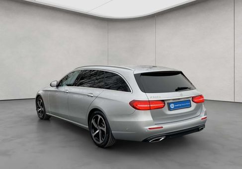 Mercedes-Benz E 200, 2020 3