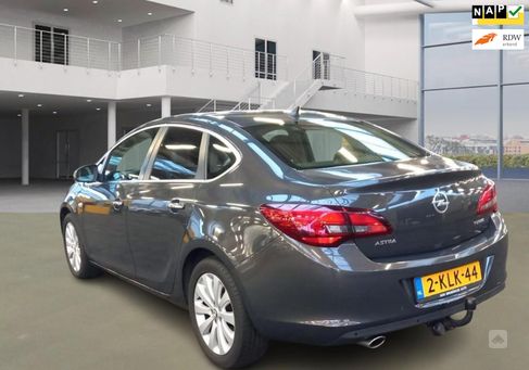 Opel Astra, 2013