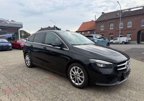 Mercedes-Benz B 200, 2021