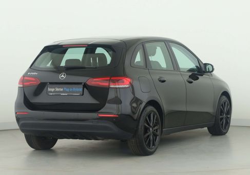 Mercedes-Benz B 250, 2022