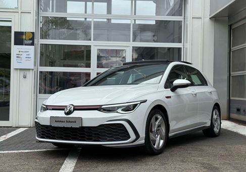 Volkswagen Golf, 2022