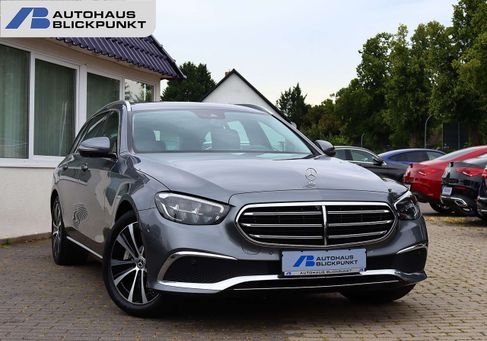 Mercedes-Benz E 300, 2023 3